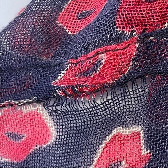 Lilly Pulitzer Infinity Scoop Scarf Blue With Red Lips - Picture 5 of 13